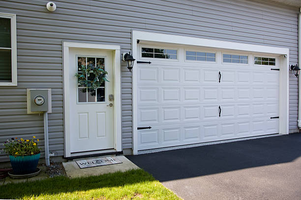 24/7 Emergency Garage Door Panel Replacement experts in Greenwich, OH